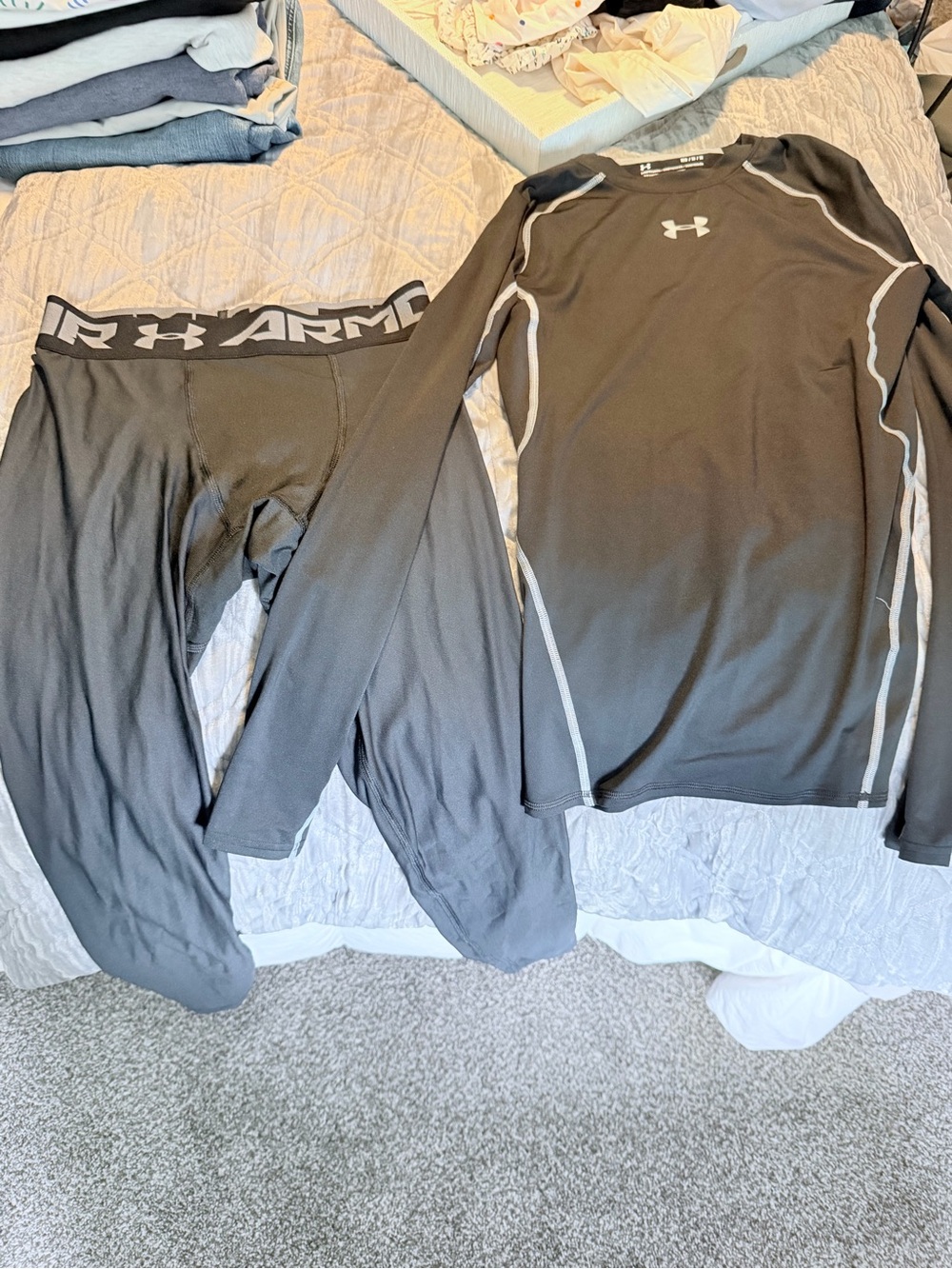 Under Armour Men’s Black Compression Base Layer Set with Gray Trim